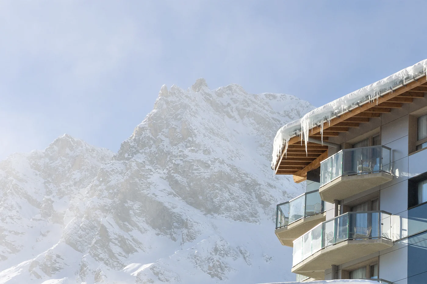Club Med Tignes, França — fotografia oficial do village na temporada de neve
