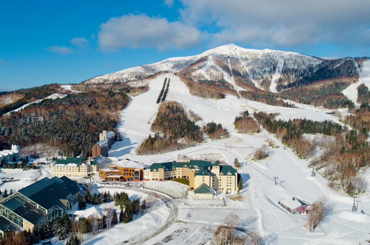 Club Med Tomamu Hokkaido, Japão — fotografia oficial do village na temporada de neve